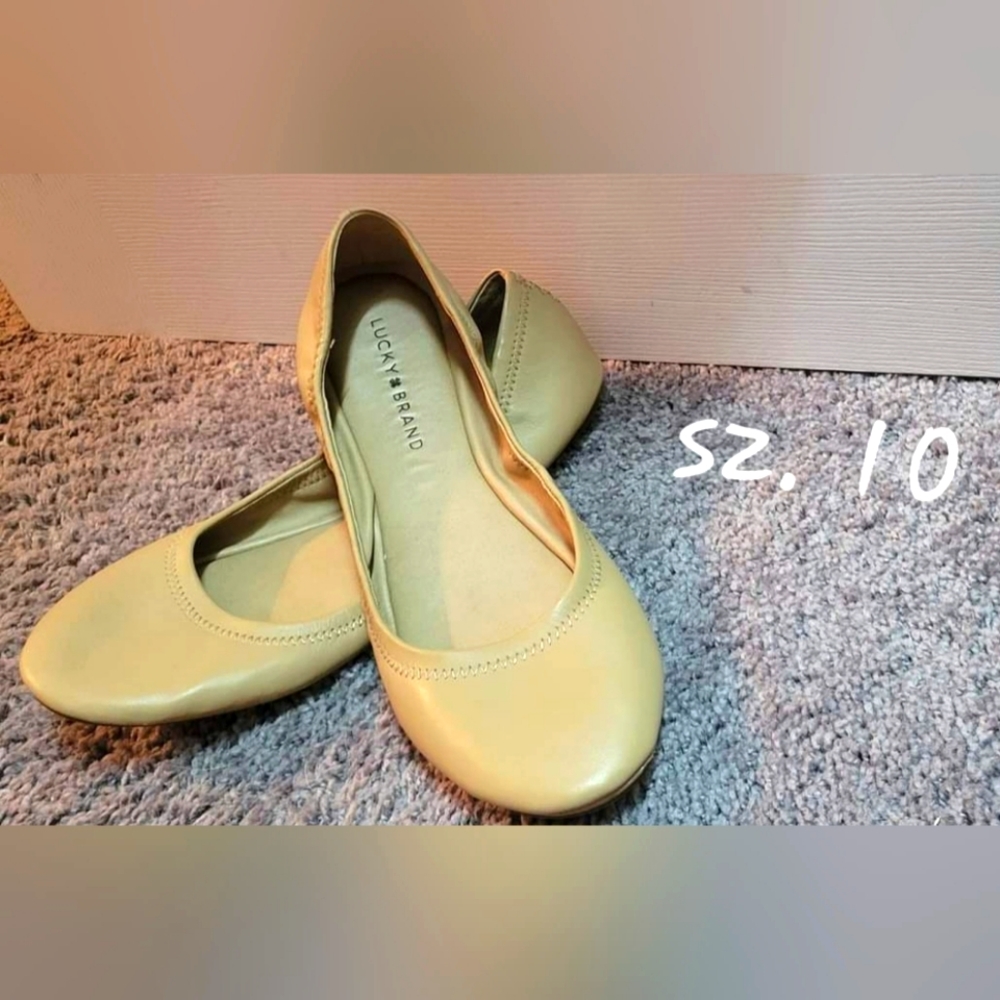 Lucky Ballet Flats